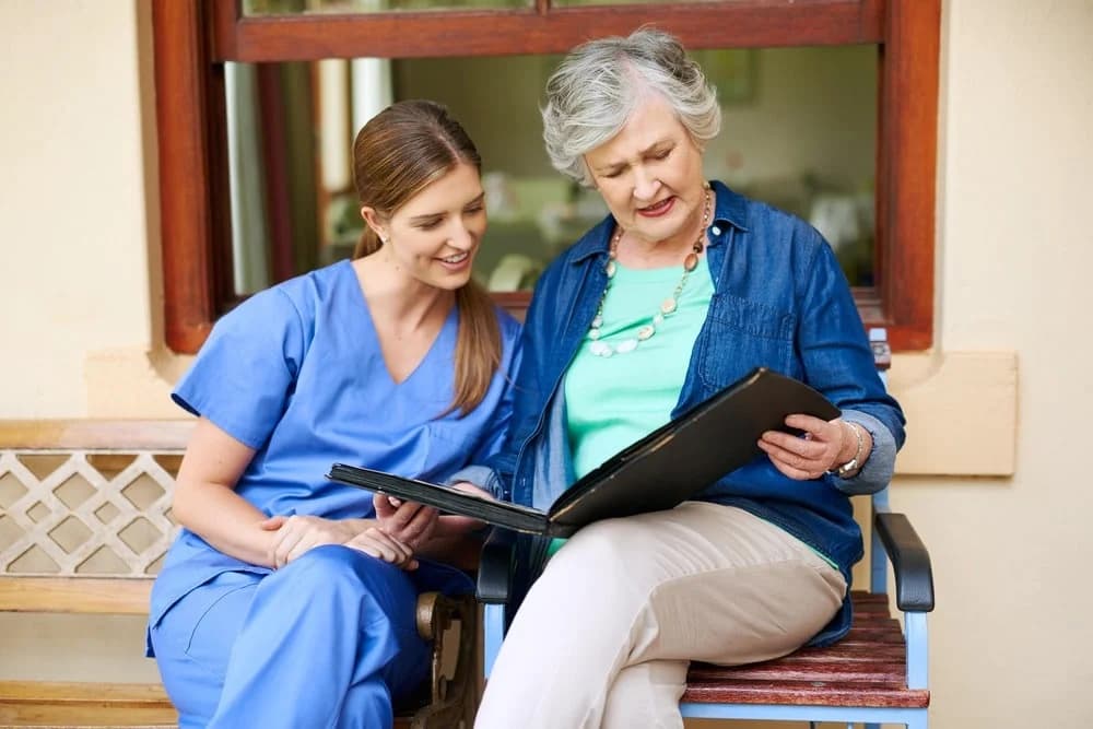 Private Caregiver Services for Seniors 2026 : Daily and Overnight Caregiver Support