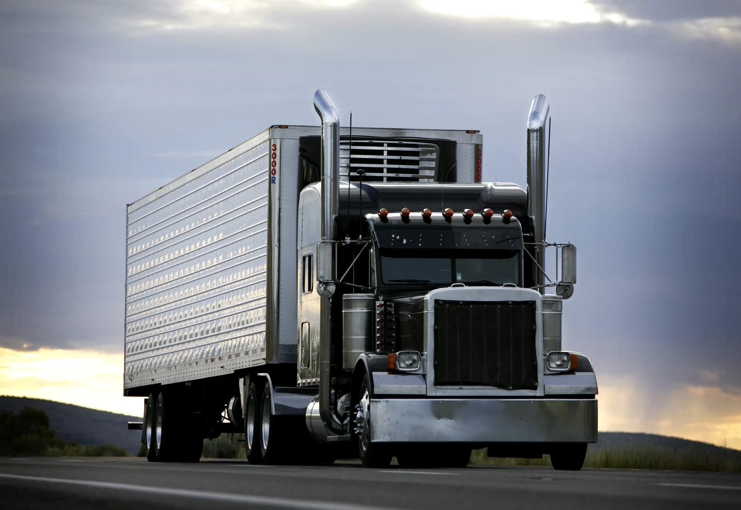 A Practical Guide to Paid CDL Training Programs and Truck Driving Job Requirements