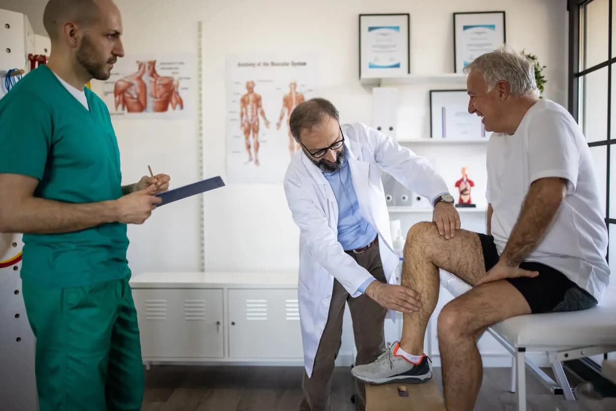 Top 10 Knee Replacement Surgeons in the USA: A Reliable Guide You Can Trust